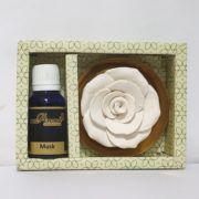 buy Flower Diffuser Gift Set with Musk Vaporizer Oil By Mr. Aroma in Delhi,India